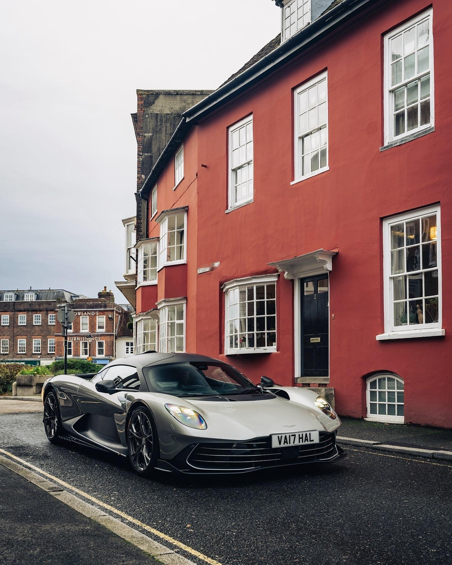 阿斯顿·马丁 Valhalla 