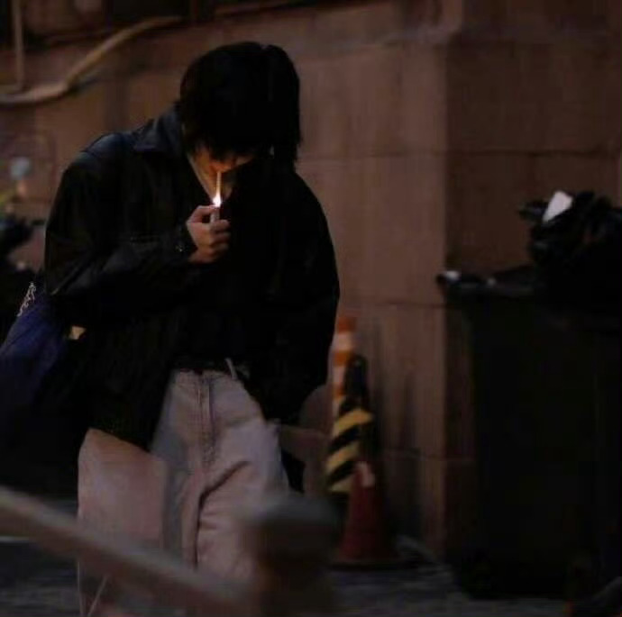 要做一个心狠的人，这不代表你不善良，而是关键时刻懂得决断！你总是顾及别人，总是操