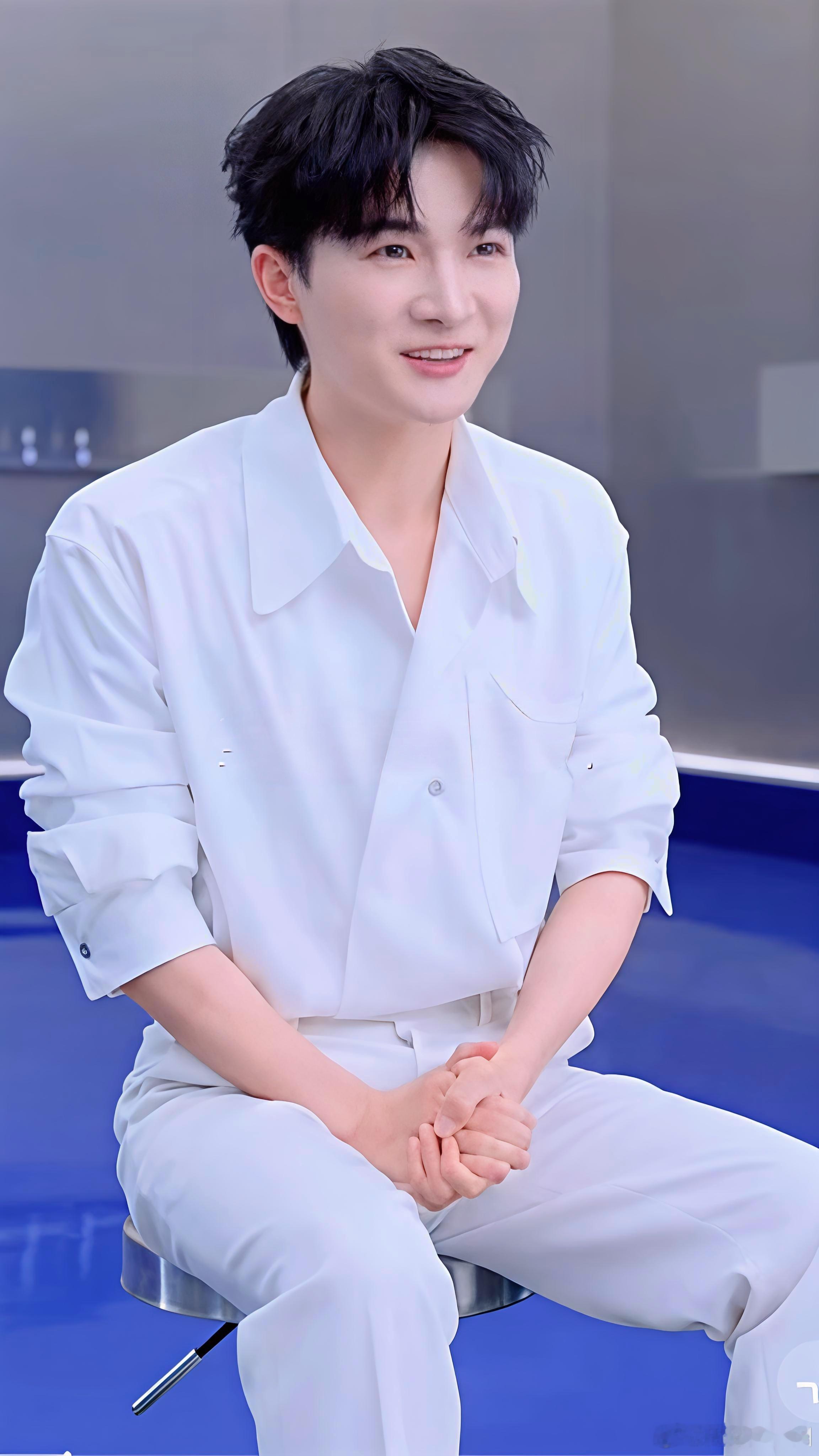 周深 ✨️周深深深的舞台日记 ✨️周深2026深深的巡回演唱会 【小圈跟米子们说