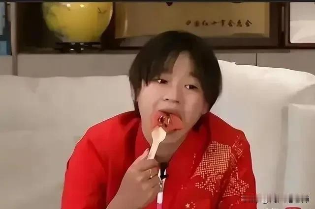 全红婵参加国宴打包意义很大，对青少年有很大的教育意义。
全红婵是体坛明星，有很多