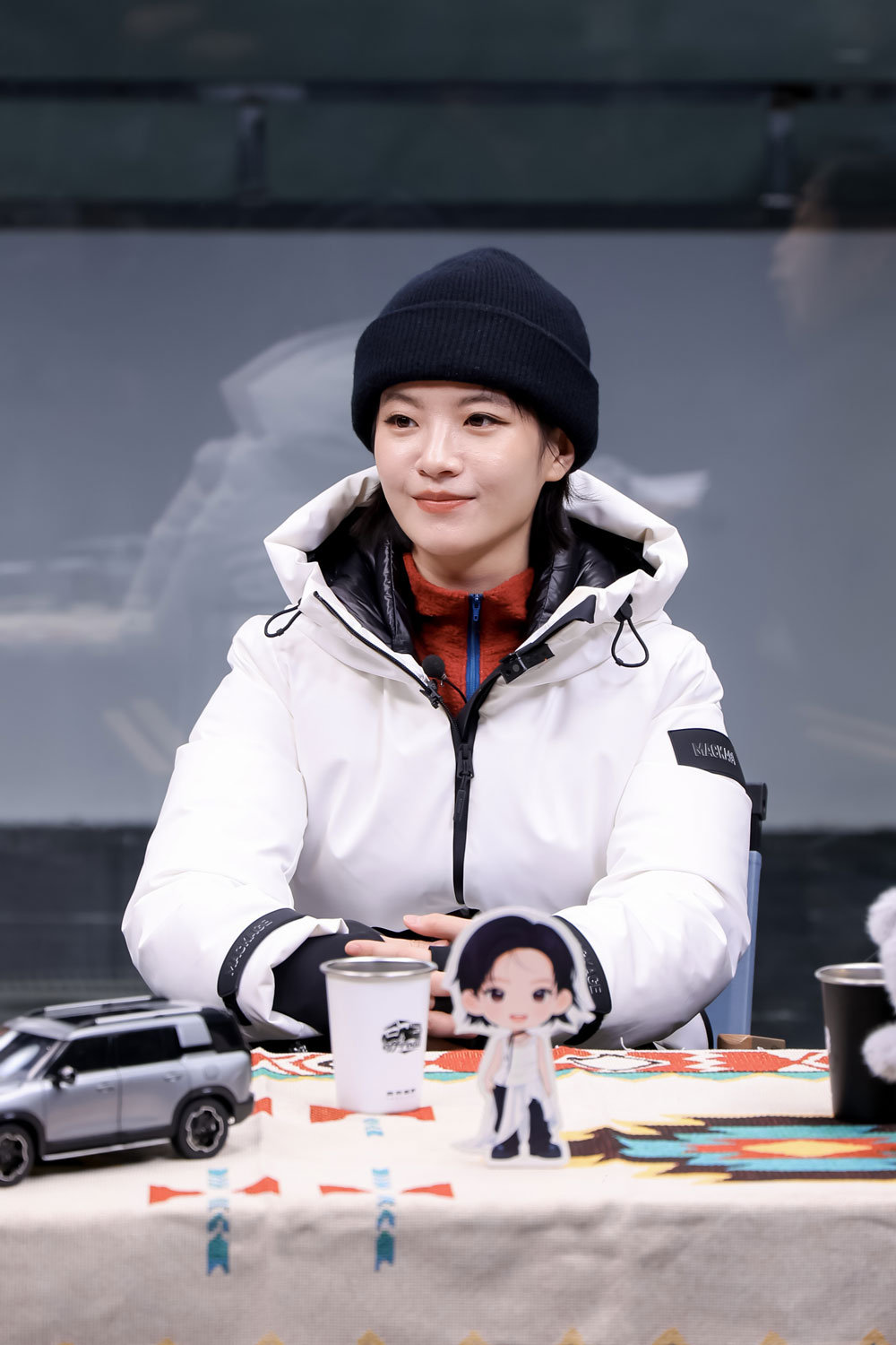 李庚希开BJ30冲上黑级雪道 可城可野的魅力直接被李庚希和座驾狠狠拿捏！看她驾驶