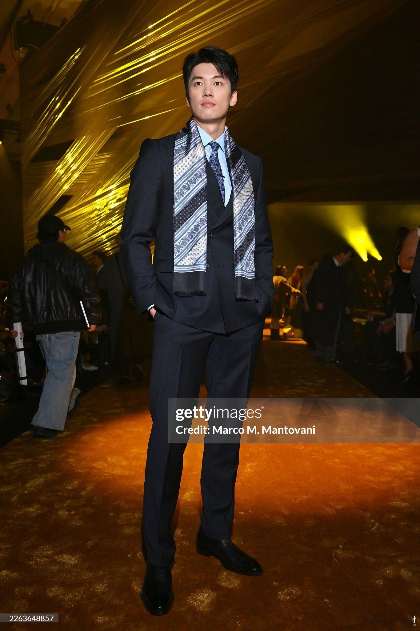 汪顺出席米兰时装周： 