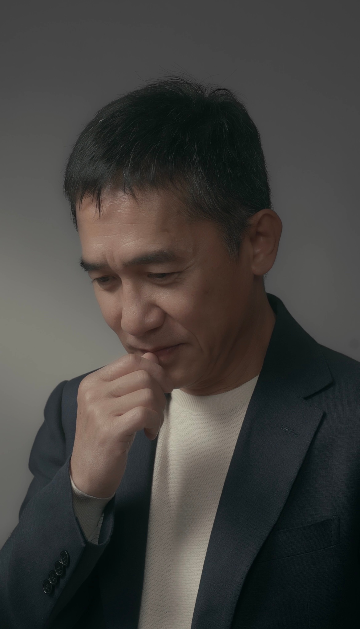 #第一眼有多重要#如果要说第一眼有多重要，那我必须搬出影帝梁朝伟的“眼”。刘嘉玲