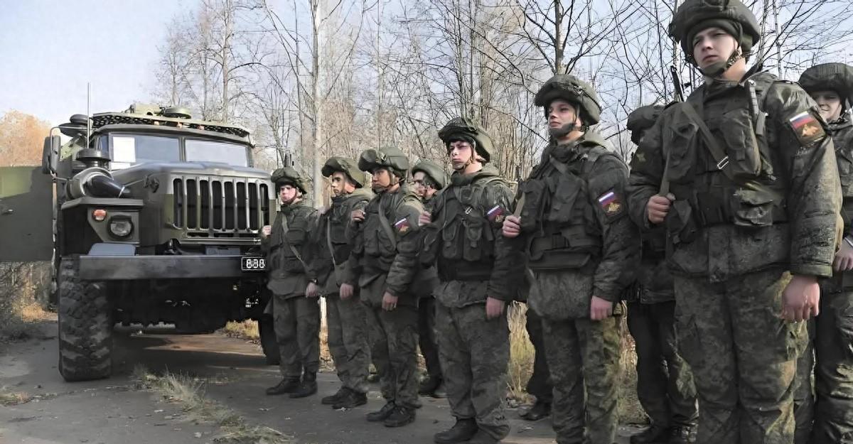 西方真的输了吗？一位美国退役上校在12月的访谈里说得挺绝，乌克兰军队正在崩解，北