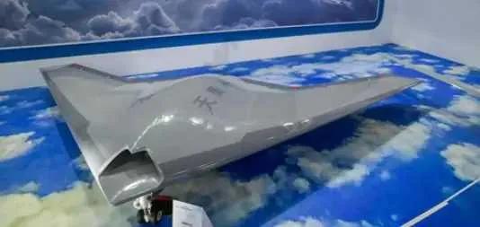 七年磨一剑 出品即惊艳世界。
我国航天军工又出一个创世杰作：“天鹰”隐身无人机的