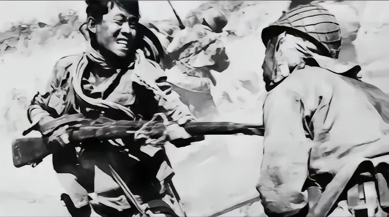 1941年，日本少将当众残杀八路军干部，杀完还对他进行肢解，一个伪军看到这一幕，