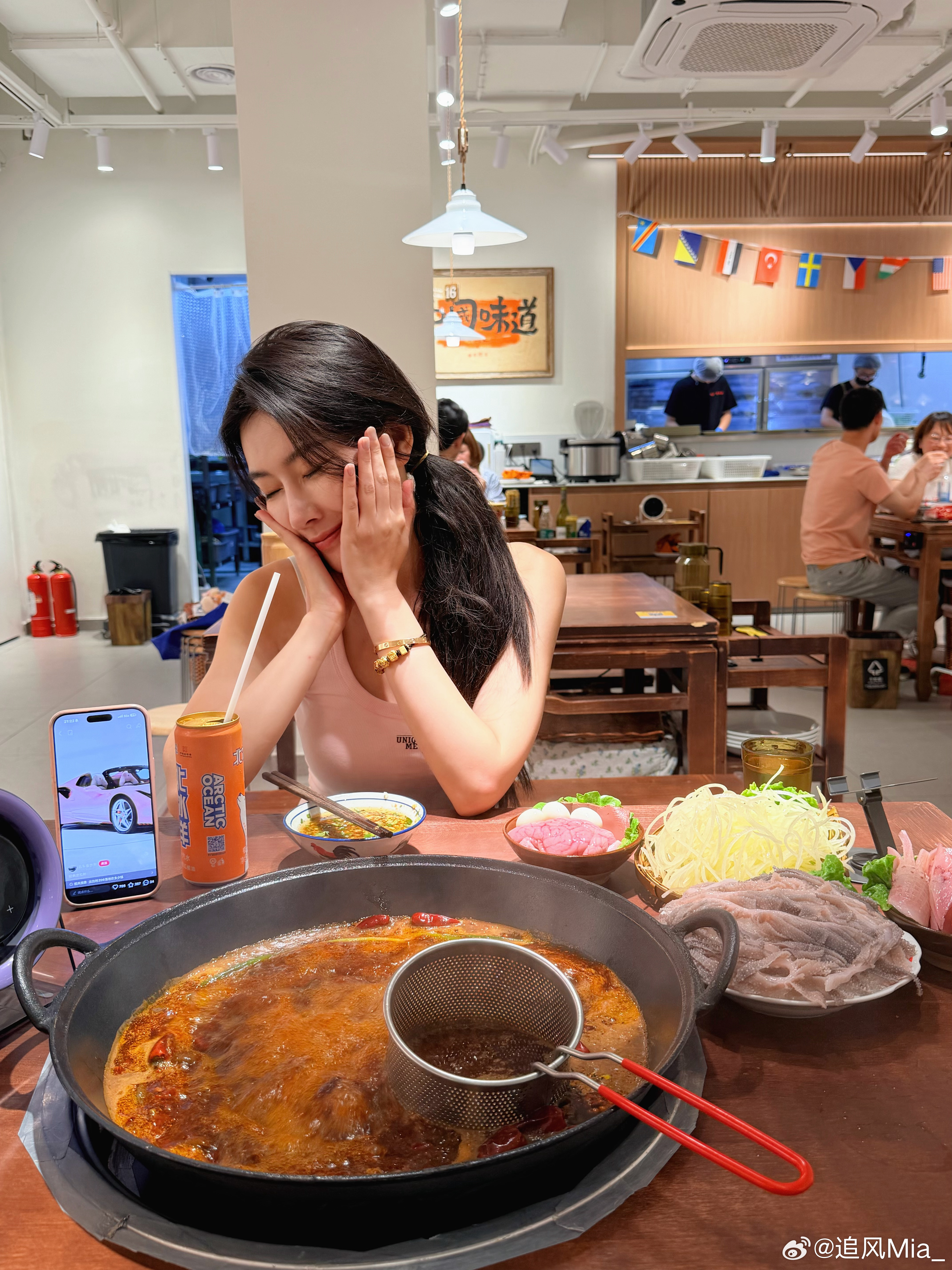 mia的plog时刻 今日漂亮饭～第一次在非川渝地区吃全红锅有点怕怕