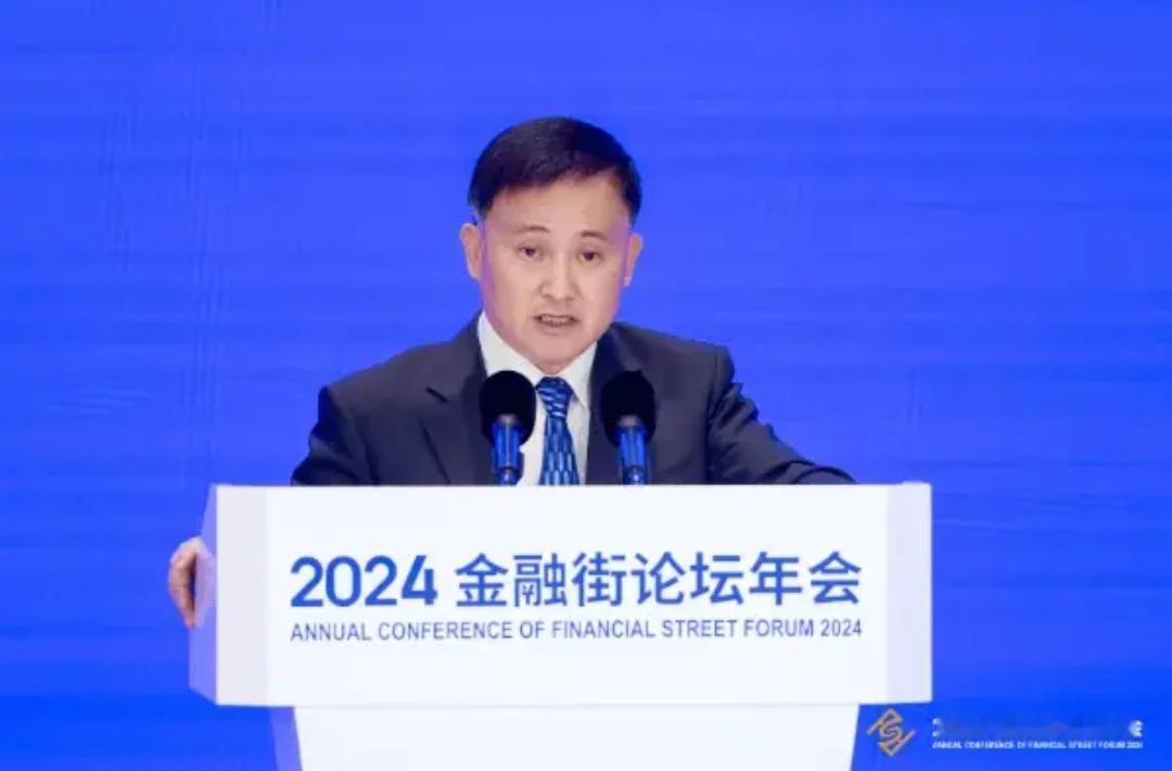 央行潘功胜行长应该是中国股民最经敬重的领导了，每次只要他讲完话A股就大涨。上一次