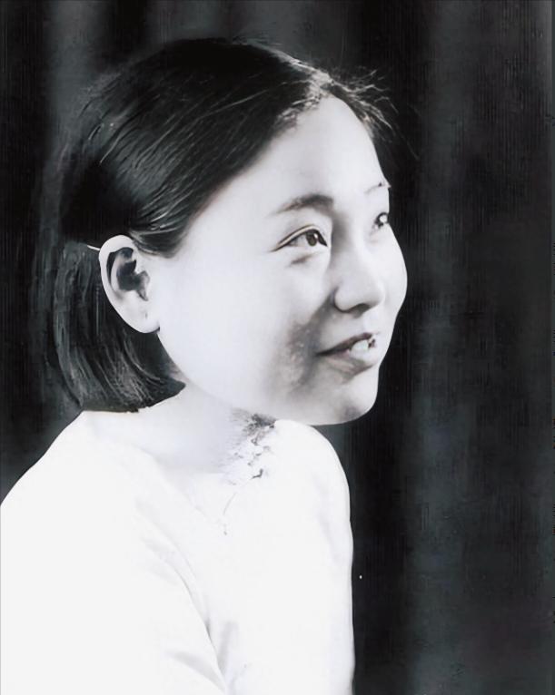 她婚后3月丧夫，独守空房84年，因捐献国宝被奖2000万，高寿102岁。

你敢