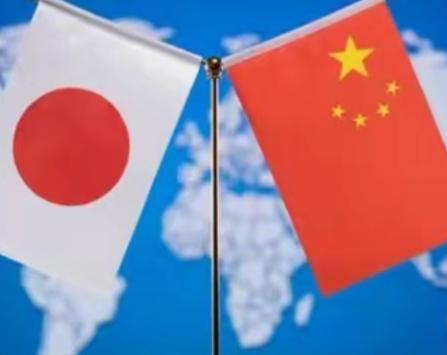 俄罗斯发出警告：如果现在中方只盯着日本，那么还没开战，中国就已经输掉一半了。
