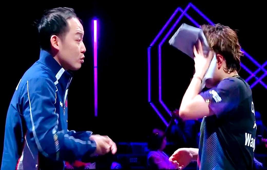 王艺迪重庆冠军赛逆转，一半功劳不是她的。
 
女单1/16决赛首局，她6比11输