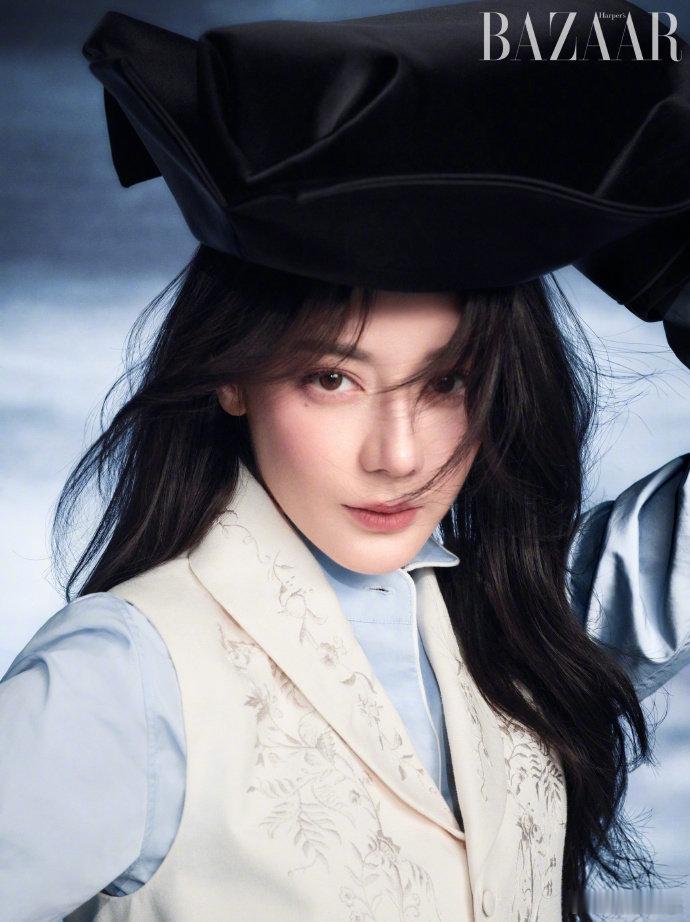 迪丽热巴说做好当下的选择就好迪丽热巴回应标签 《时尚芭莎》最新采访谈接演《虽然不