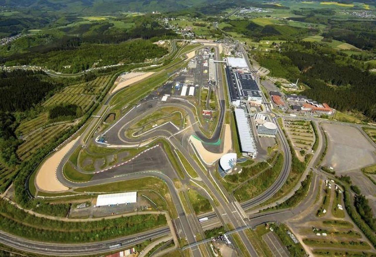 想看懂“纽博格林”24小时？先来认识一下这个“绿色地狱”
说真的，聊到赛车，如果