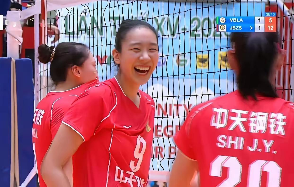 今晚VTV9国际女排邀请赛半决赛时间和江苏女排对手进行了调整。

两场半决赛由原