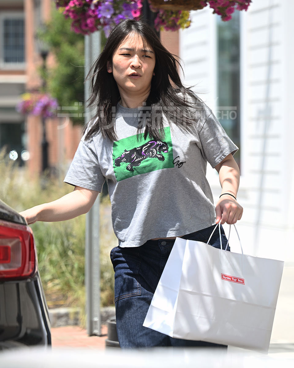 🔻生活在美国的小室真子。海外新鲜事 热点现场