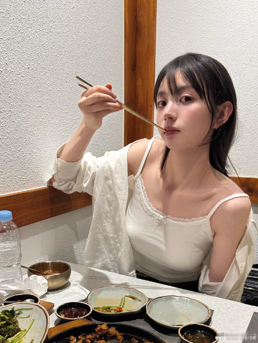 田曦薇韩国逛吃plog田曦薇韩国plog ​田曦薇韩国逛吃plog ​​​