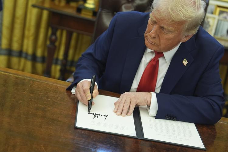 不打了？以色列不答应！铁杆小弟一拱火，白宫立马被“拖下水”

特朗普最近又把“收