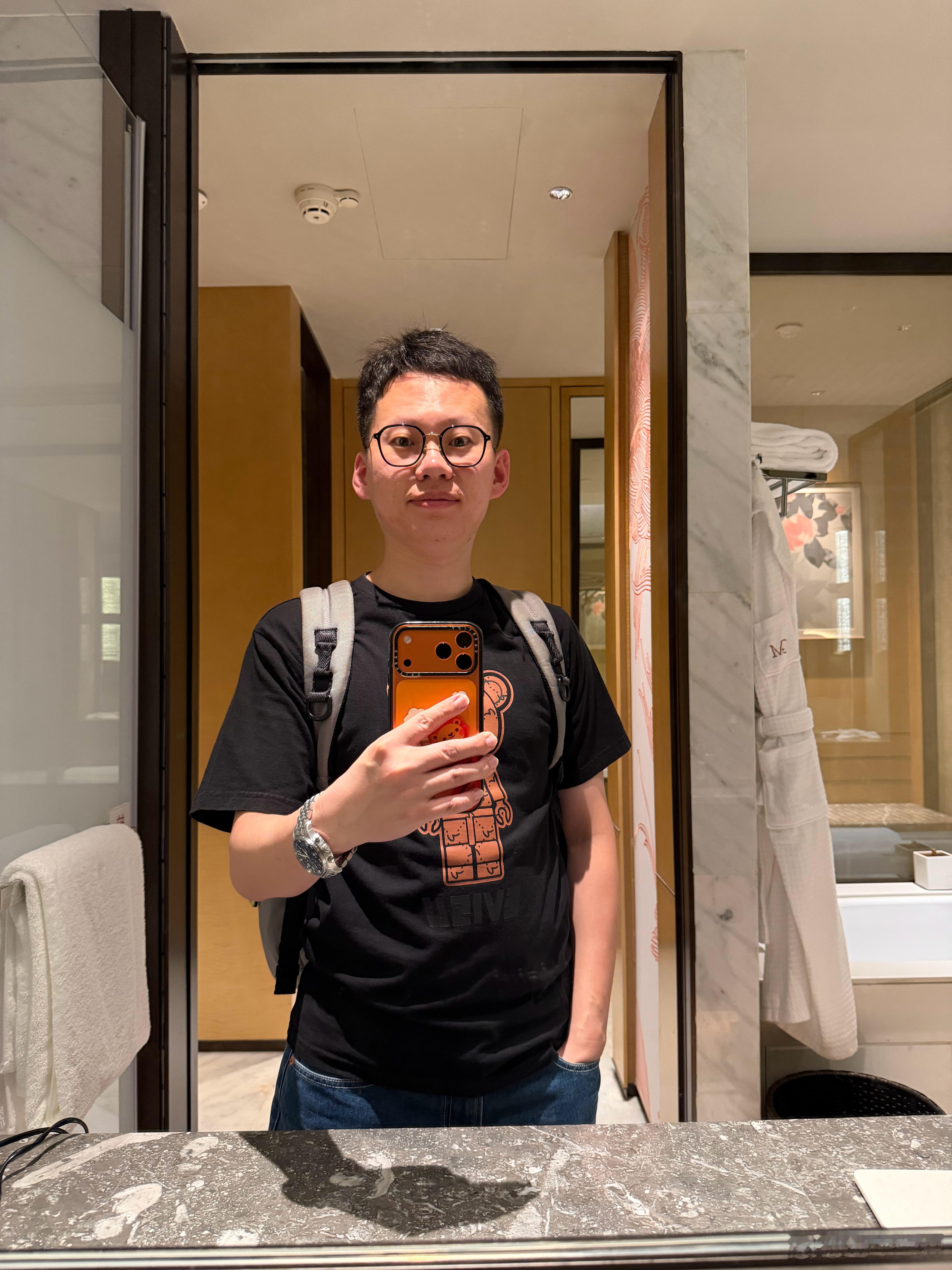 早啊鸡飞狗跳的一天开始了早点去车展不堵车今天长这样，无美颜无滤镜 成都