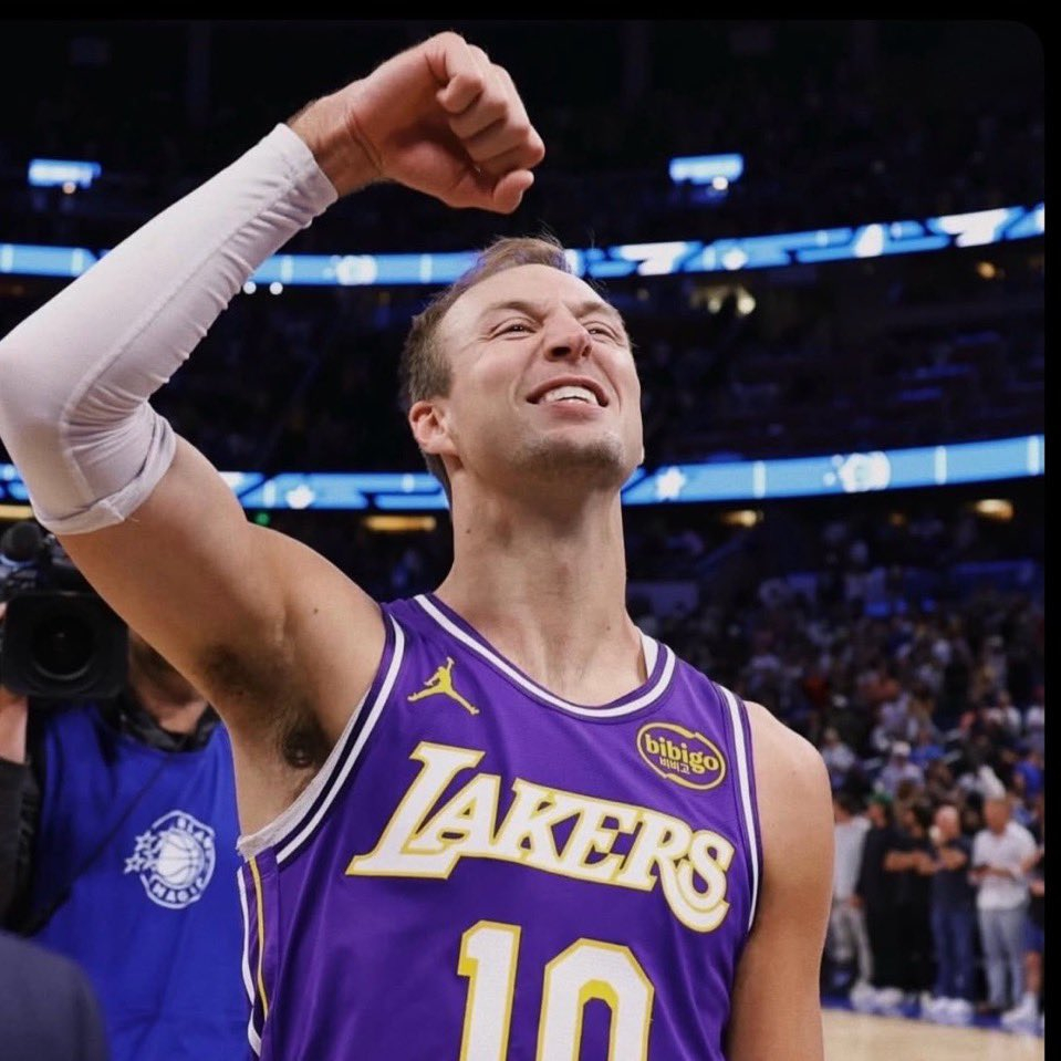 斯玛特肯纳德质疑裁判被罚款 NBA官方今日发布公告，斯玛特因质疑比赛裁判的公正性
