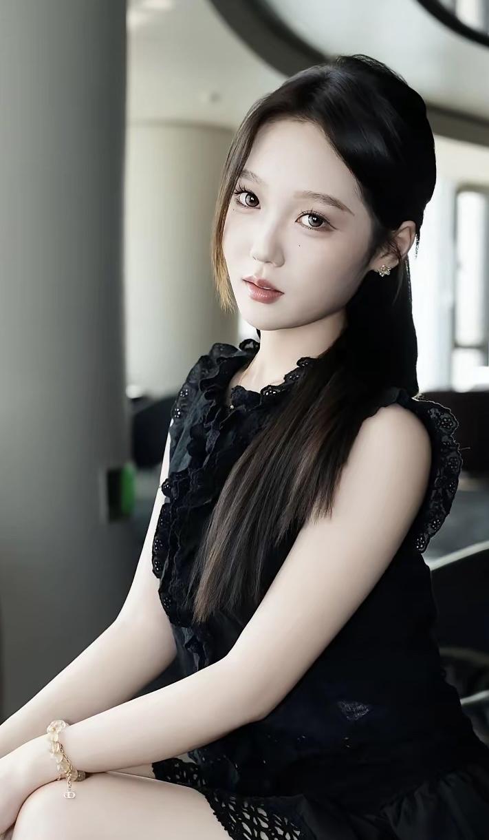 你心中的美女是什么样子美女呀漂亮可爱型，长相漂亮、身材比例好。