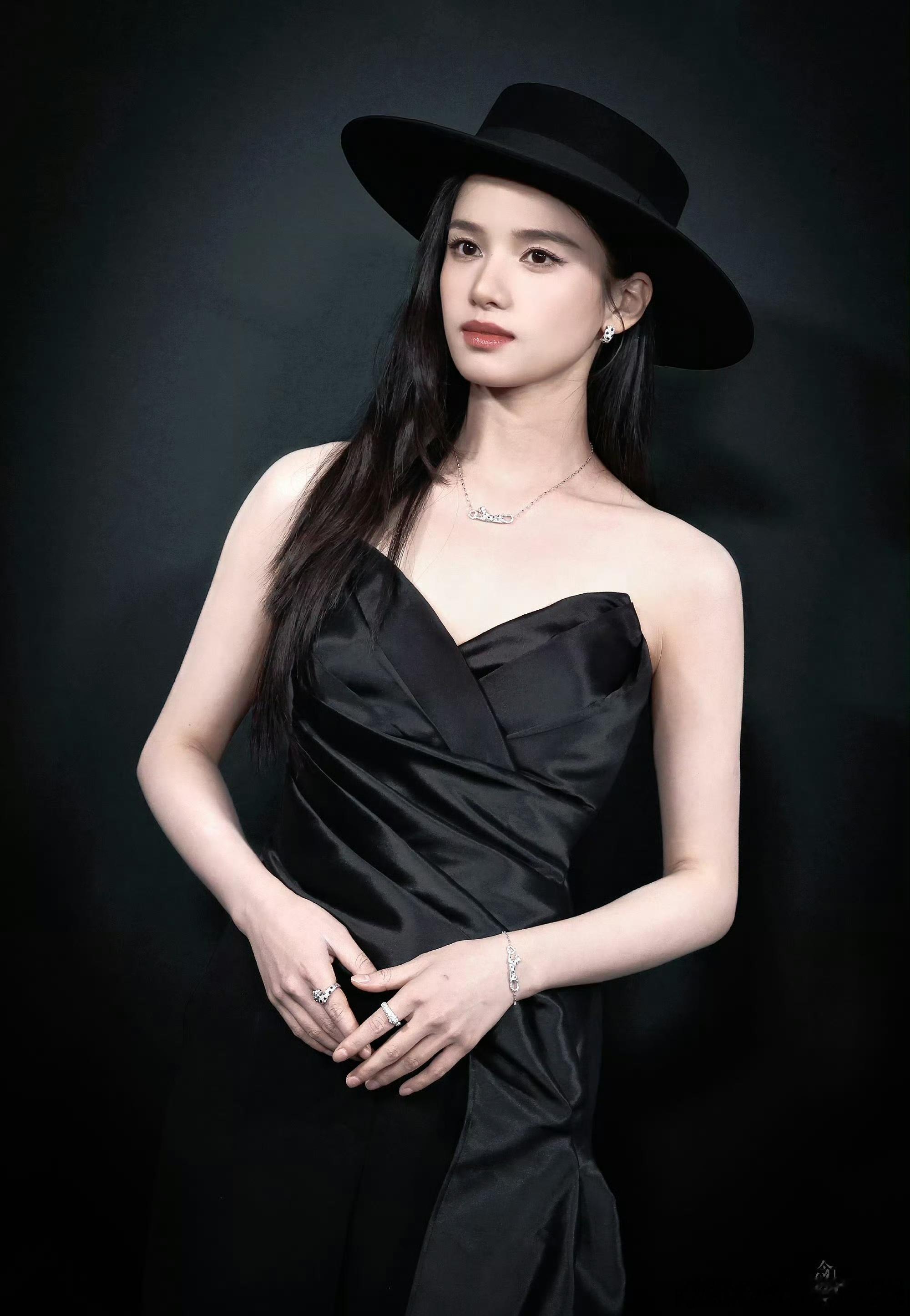 今日份明星活动状态，你为谁心动？刘诗诗 倪妮 周深 李现 张婧仪 田曦薇 赵今麦