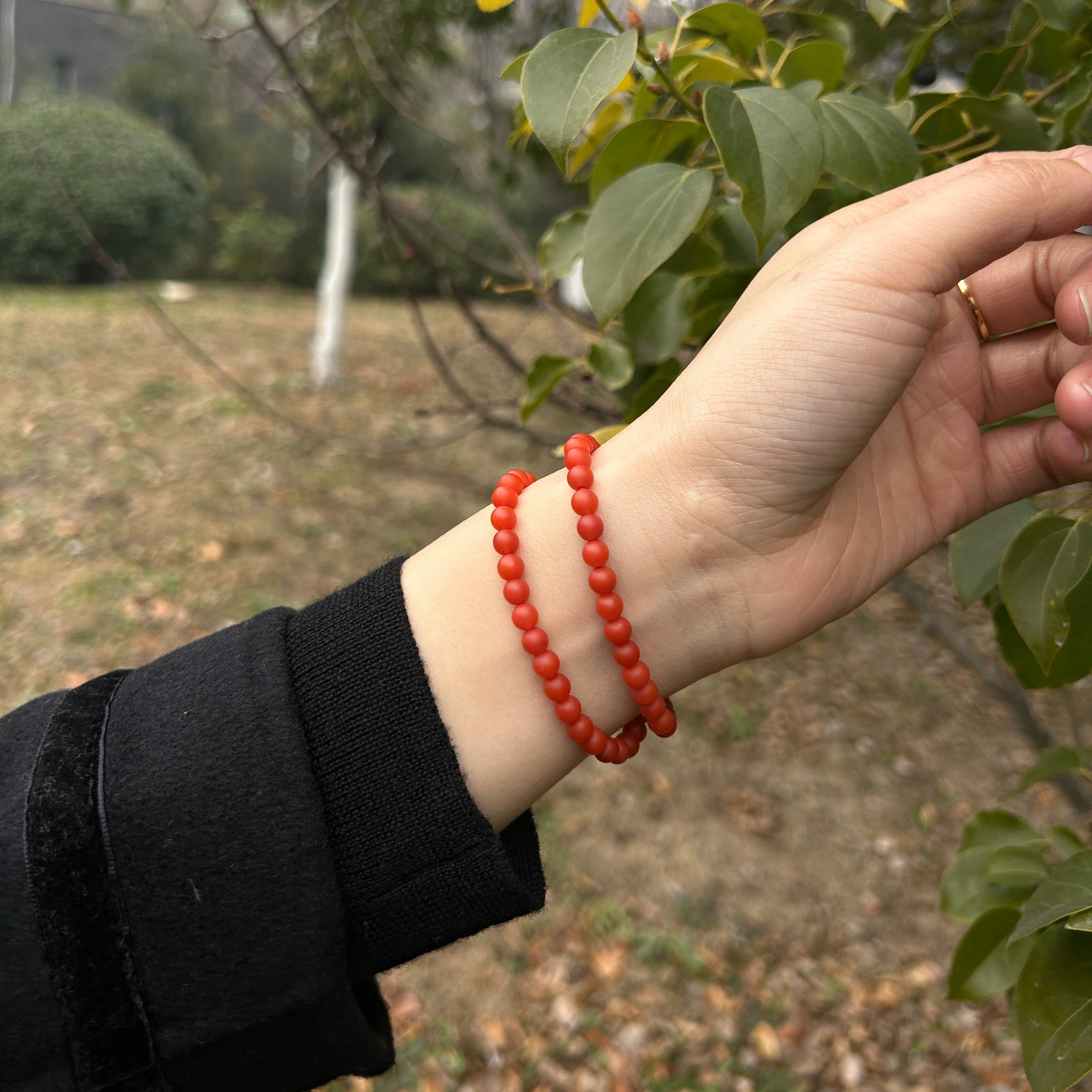感受高阶保山南红的美，可以从多圈保山南红开始。请相信我们的审美，真的很高级贵气，