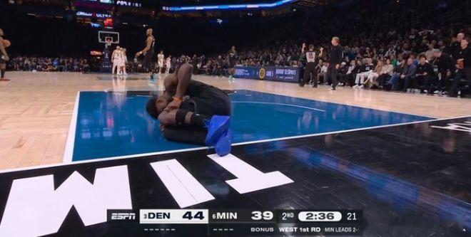 爱德华兹膝盖受伤森林狼半场折损两员大将 森林狼半场落后掘金4分，迪文岑佐、爱德华