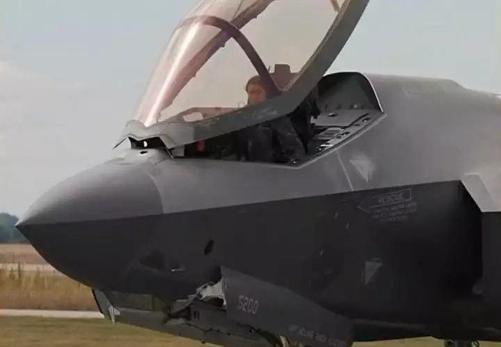 F35被击落？以色列连夜关雷达！中东土豪们开始抢购歼10C快资讯 网页链接