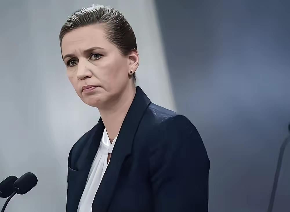 亲美反俄急先锋丹麦这回彻底傻眼了，因为美国下一个收拾的对象就是它。

​一直以来