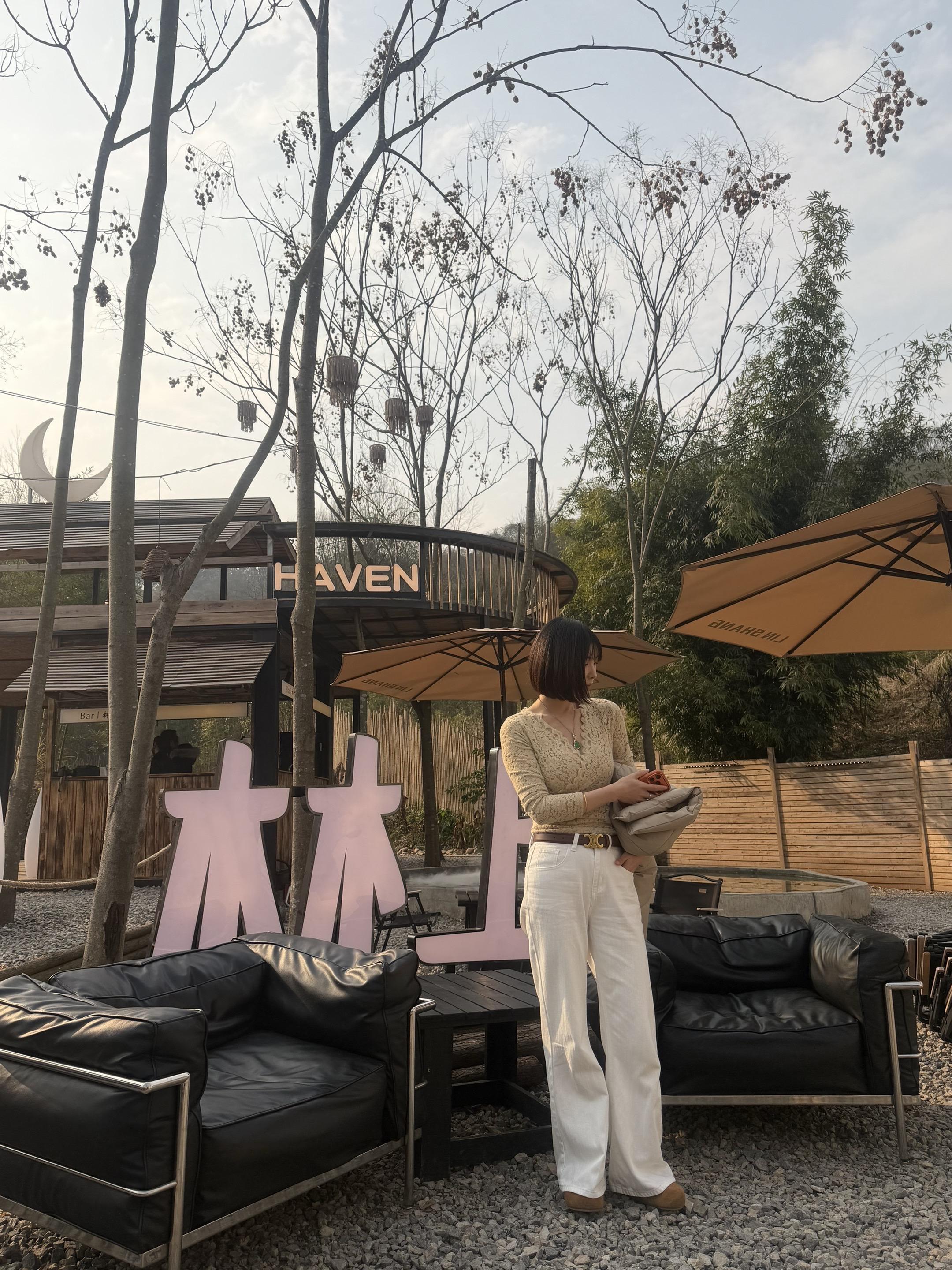 你又打耳洞 又抽烟 又不听话 脸又圆 唉算了你好可爱