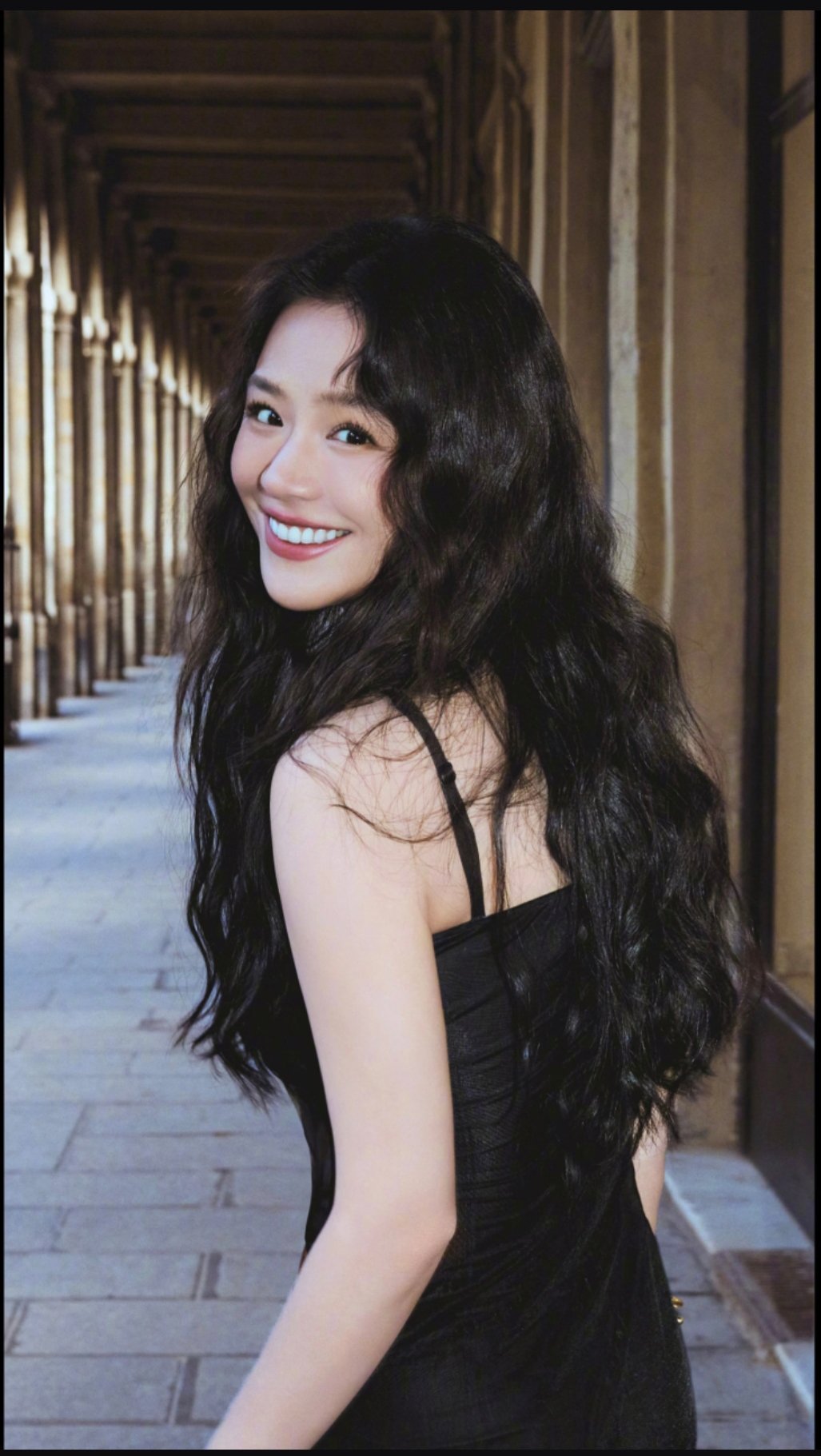 偶遇马思纯看周杰伦演唱会捕捉一枚奔赴青春的马思纯！回京第一件事冲周杰伦演唱会，松