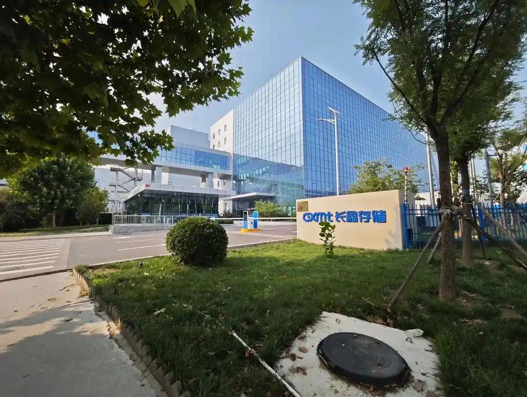 科技圈正发生着一场令人感到不可思议的地位反转。曾几何时，哪家企业要是被踢出苹果的