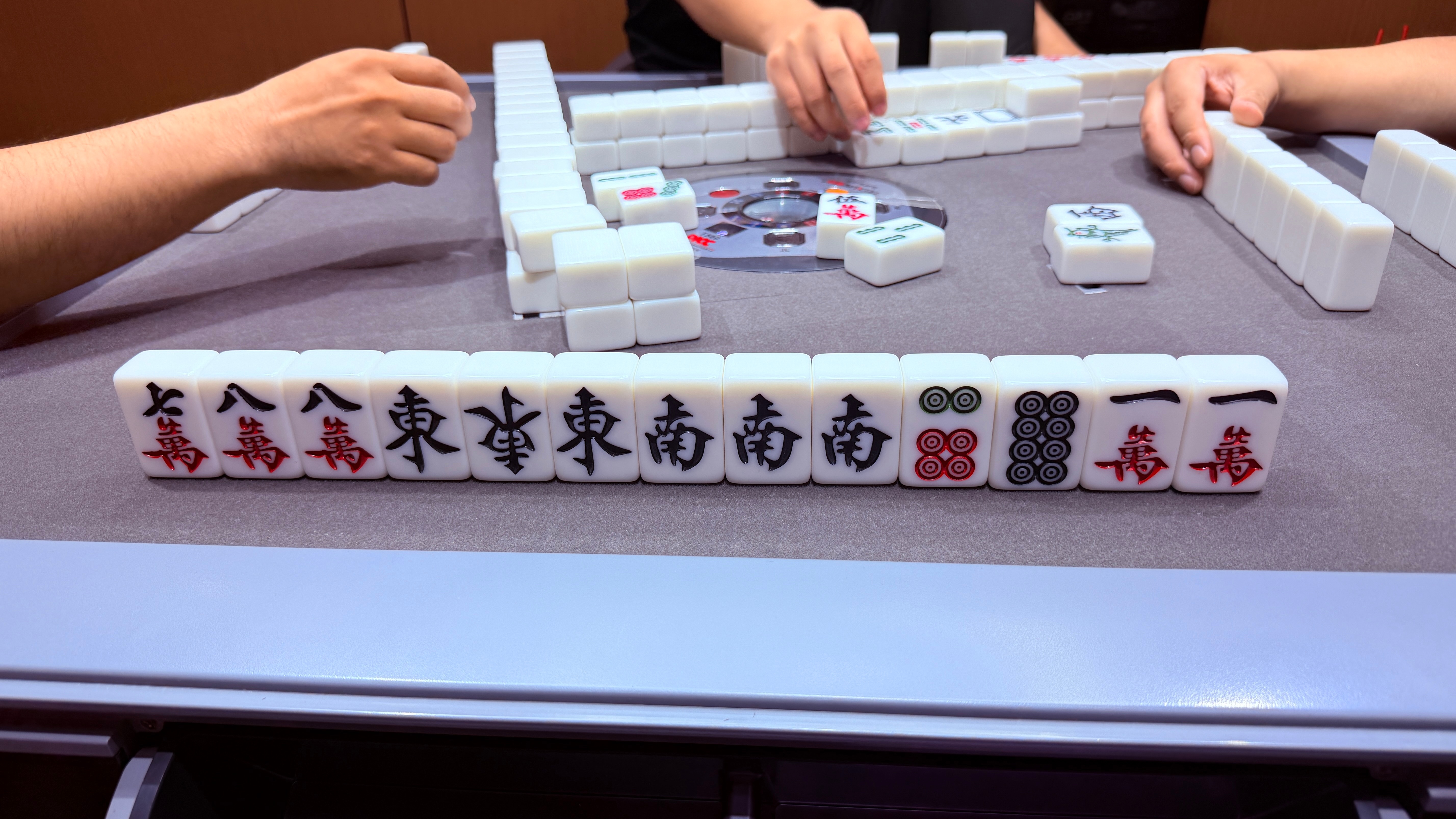 把自己的日子过明白,别人的态度不必介怀,合得来是情分,处不来是常态,各自凭良心,