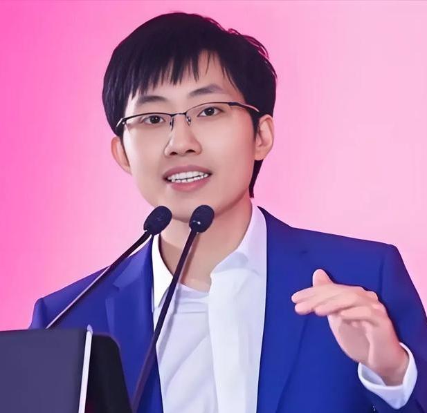 美国23次邀请梁文锋，名义是“学术交流”。这信息量太丰富了。

2025年2月，