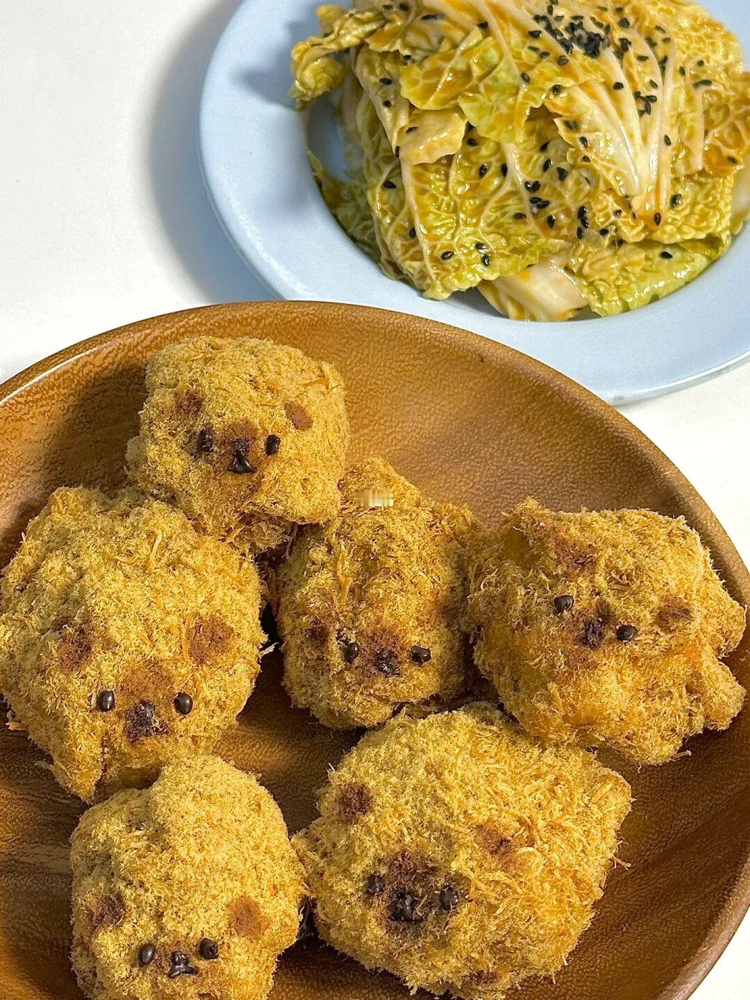 豚鼠肉松炸鸡搭配乾隆白菜
