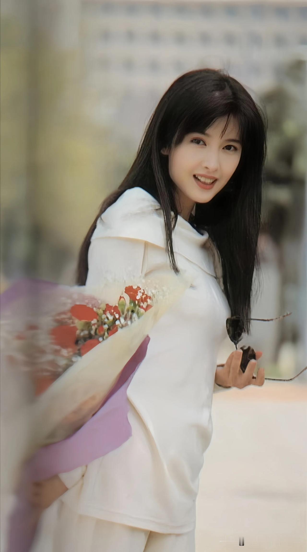 花容月貌皆入画，美人如花笑春风💐