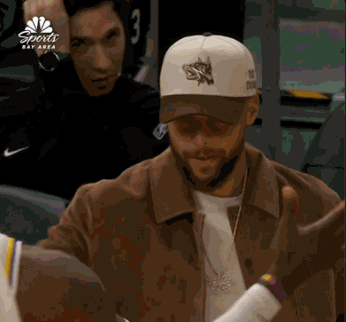 赛前的开窍话！下赛季詹库要合体？
在今天NBA常规赛湖人对阵勇士的下半场开场前夕