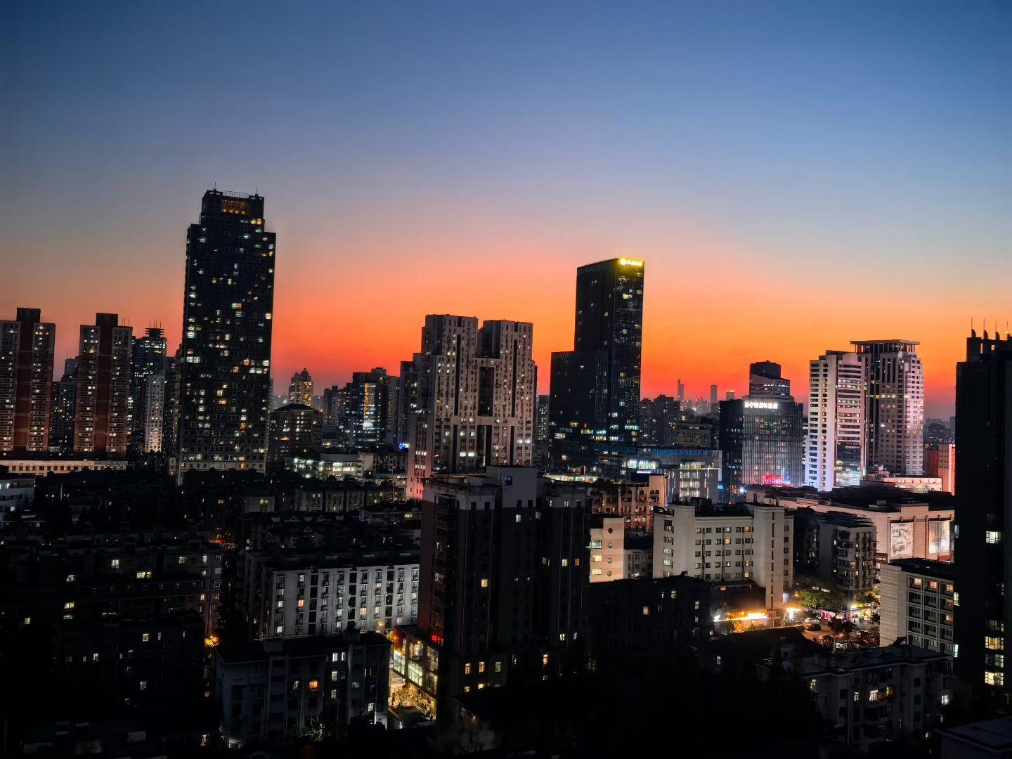 今天的晚霞真好看