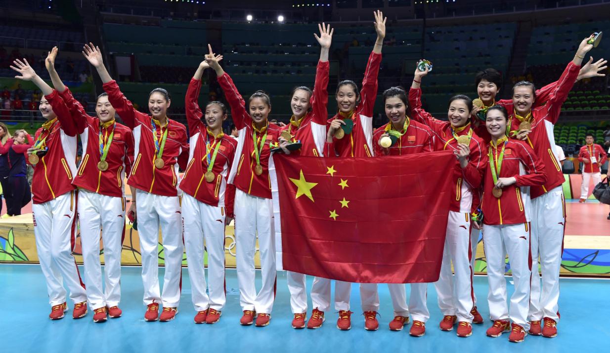 中国女排是中国排球迷的女神，球迷热爱她，尊重她。是她们值得尊重。她们是中国体育史