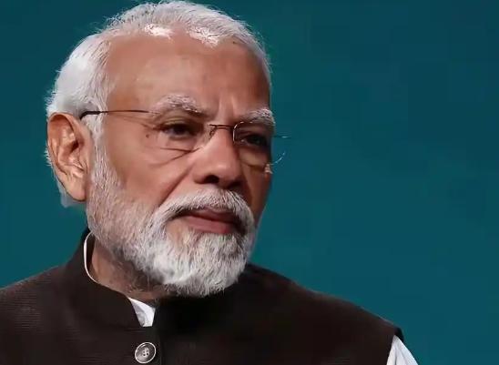 三哥如此反华，是世界上唯一一个公然与中国为敌的国家，经过中东之战，咱们国家还会继