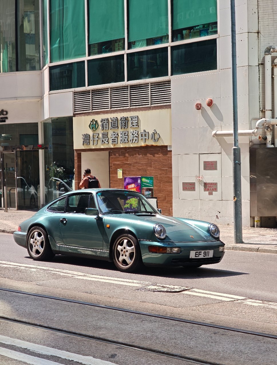 我有个“超能力”只要有好车出现我就会“虎躯一震”，精确捕捉，目光跟随，直至目标远