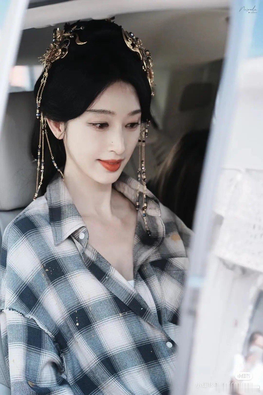 慕胥辞怎么一点没了迪丽热巴路透了？ ​​​