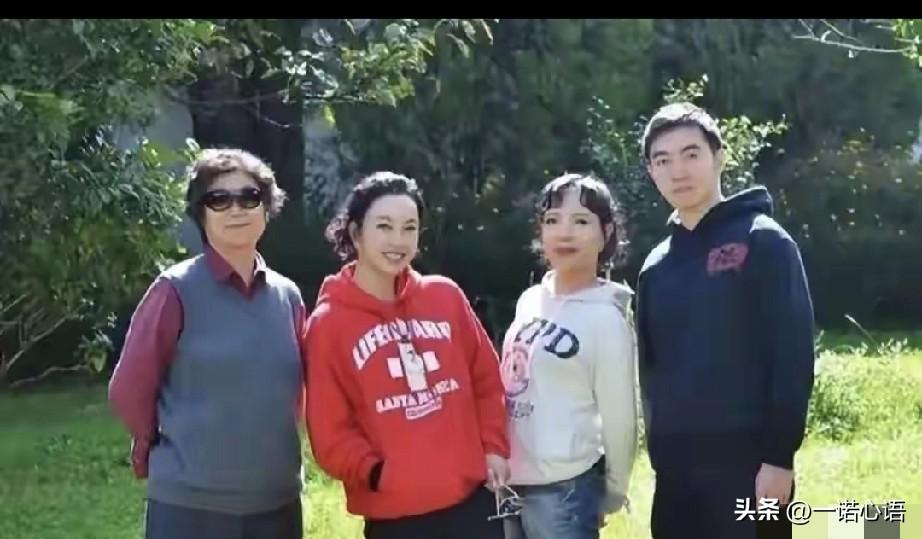 网上有人造谣说，“刘晓庆死了”，刘晓庆居然说，是自己亲外甥干的。
而刘晓庆的外甥