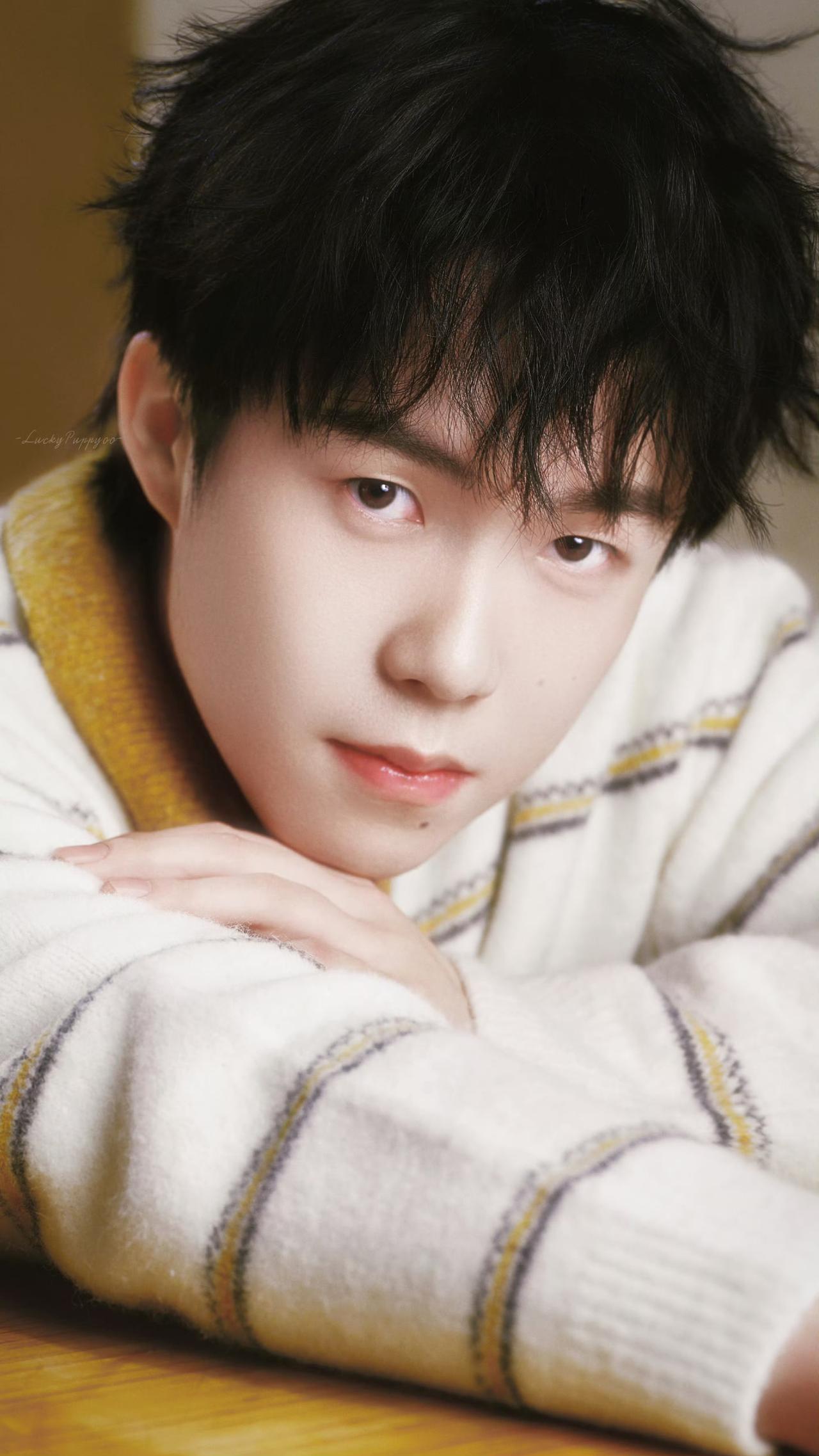 很多人说“势均力敌的搭档，才是彼此的光”，看了王楚钦和孙颖莎这组照片，才算真正懂