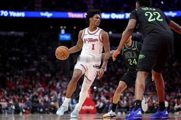 这其实很明显，阿门-汤普森打弱队，打防守糟糕的球队，作用很明显，可以随便冲击篮筐