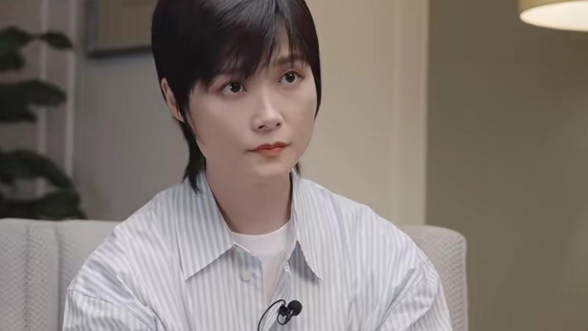 41岁的李宇春，谈到：停下来是一种智慧。

做歌手的20年，李宇春不是在工作，就