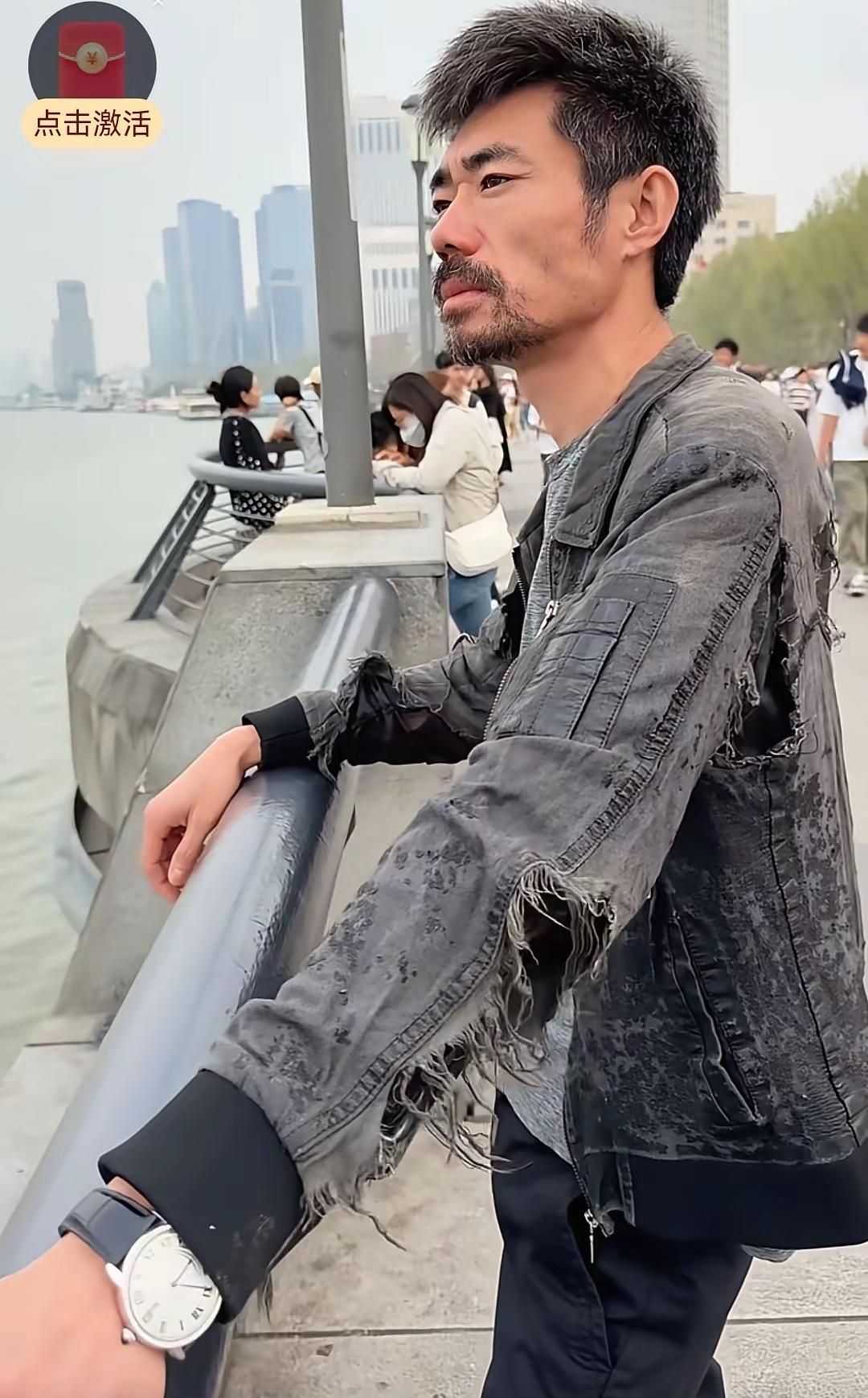 网红有网红的代价，模仿有模仿的境界，这点阿四永远是榜样

世界著名时装巴黎世家重