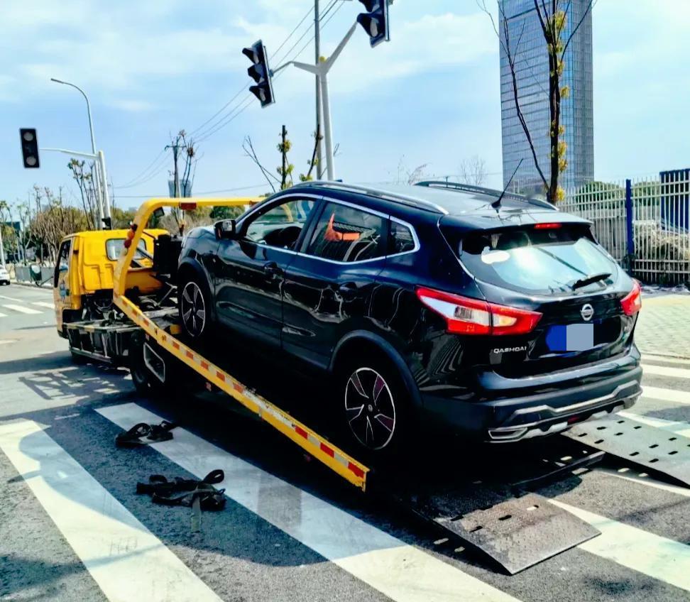 卖了人生的第一辆车，16年的日产逍客，开了十四万公里，最后卖了五万块，挺舍不得的