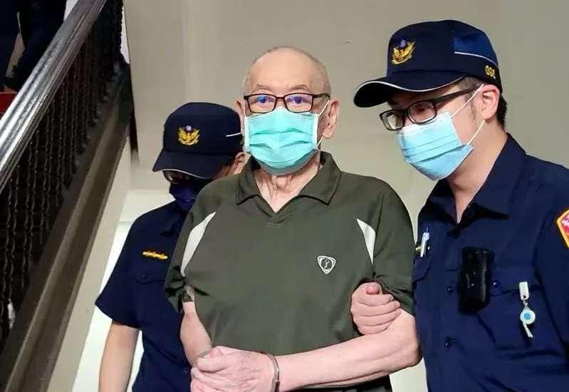 高安国将军遭台当局判刑7年6月！
 
说白了，就是高安国与其女友、好友，非常支持