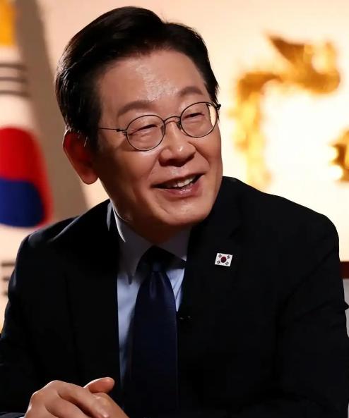 给中国下马威！
王毅外长前脚刚走，韩国后脚就翻脸要加税！
这就是韩国嘴里喊合作、